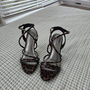 8.5 Worthington Leopard print heels